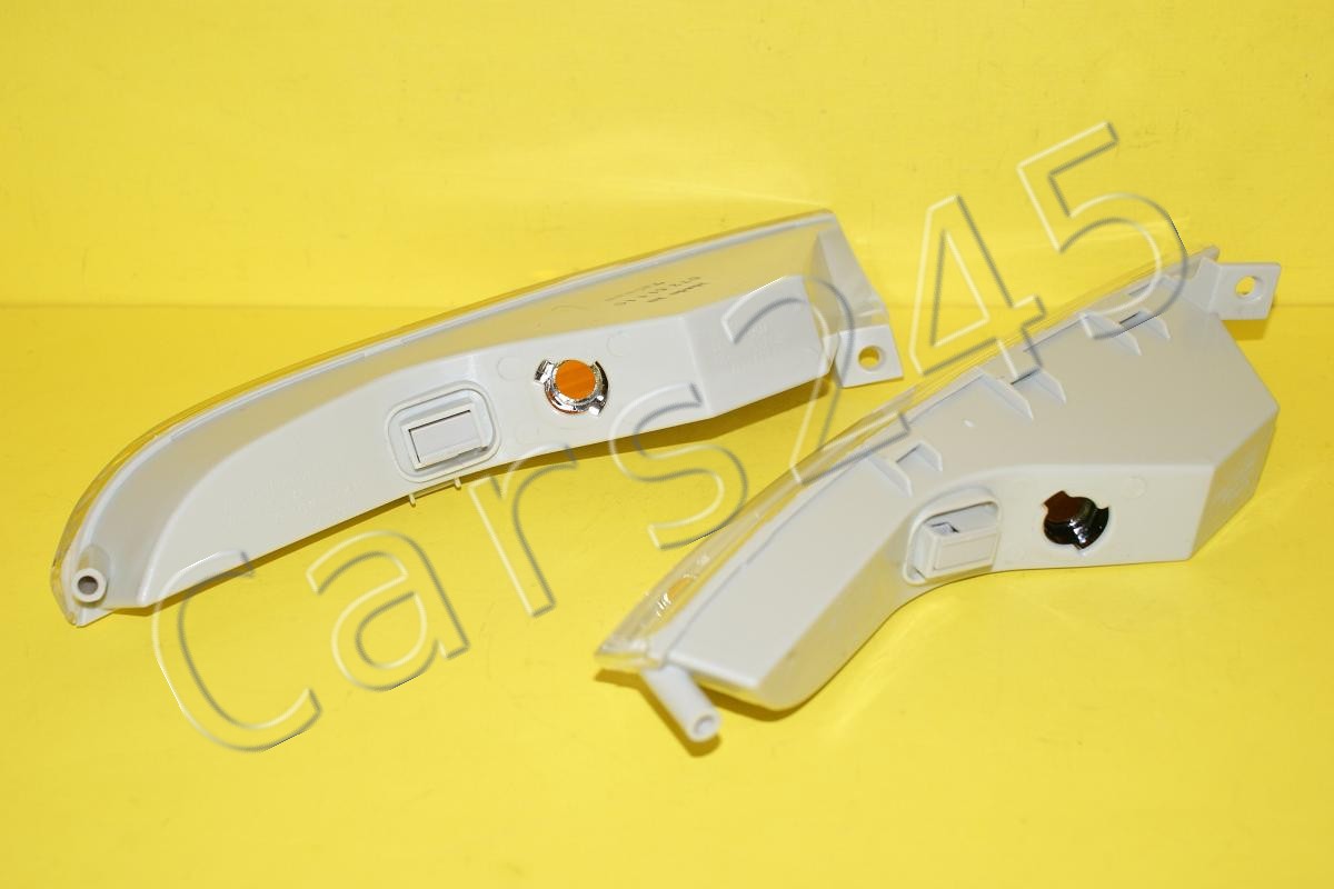 Find VW Passat CC 2009 Corner Lights Front Bumper Turn Signals PAIR